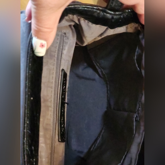 Danielle Nicole Disney Cruella Backpack 🎒 NWT - Picture 6 of 16